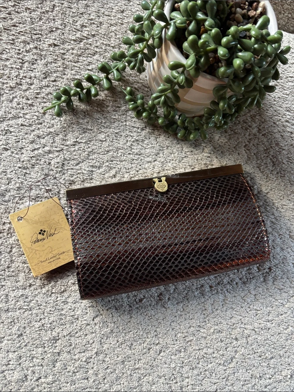 🆕 with tags Patricia Nash Brown Snakeskin Envelope Clutch with Brass Frame